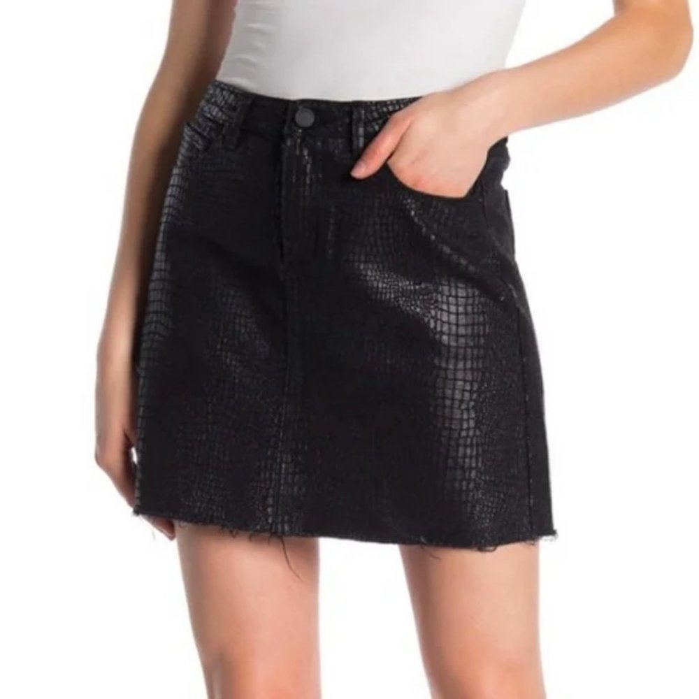 New Blank NYC Python Raw Hem Coated Denim A-line Mini Skirt Size 26